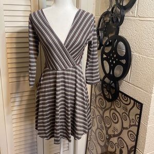 NWT ROLLA COSTER L dress in gray, wine, cream stripes